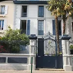 Beau Rez De Jardin